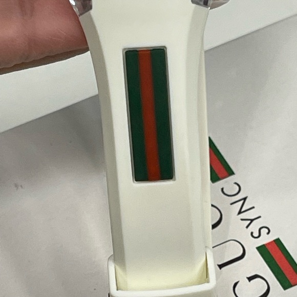 GUCCI Sync Stainless Steel & Rubber-Strap Watch - Picture 8 of 9